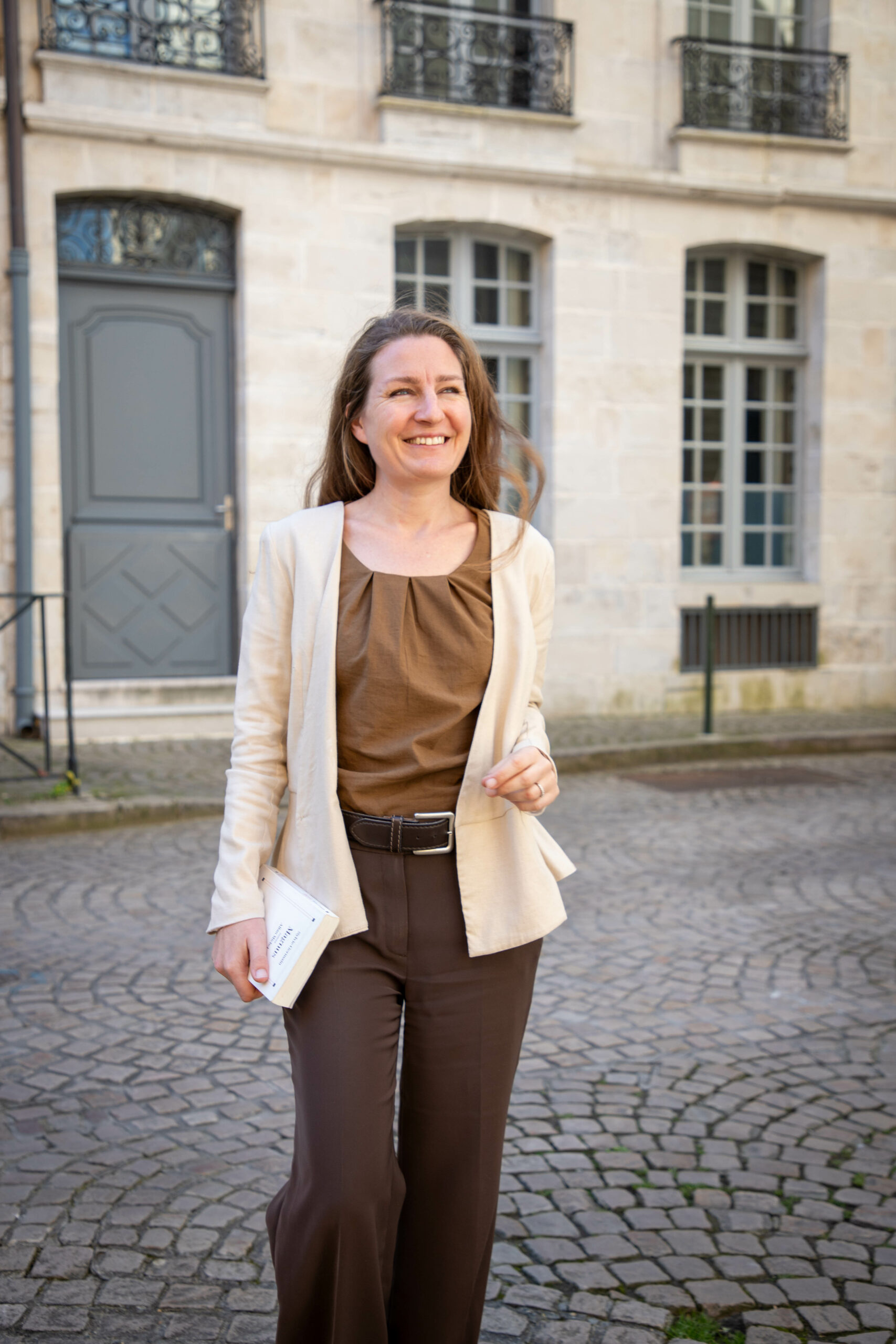 Louise - Beige – Image 5