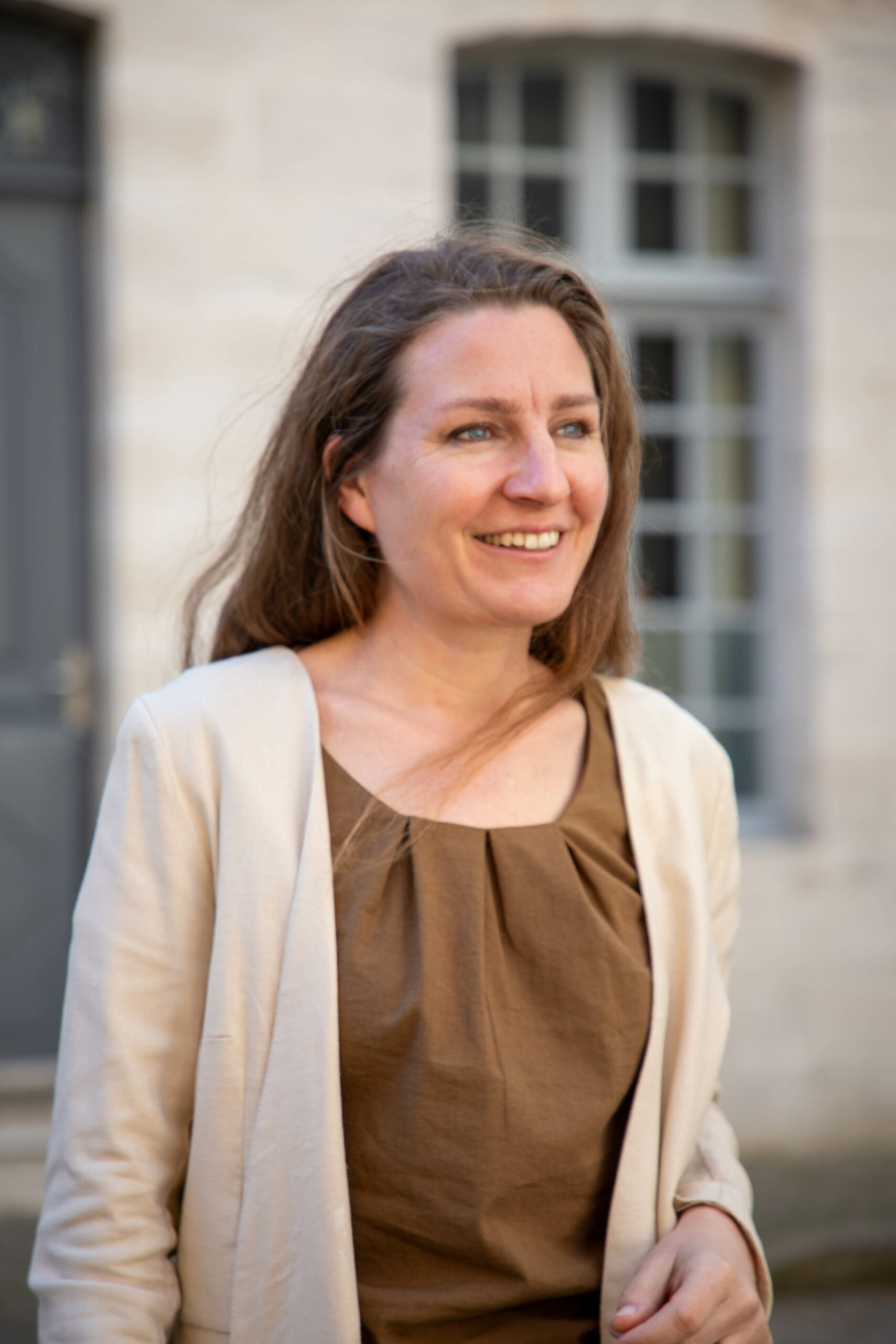 Louise - Beige – Image 8